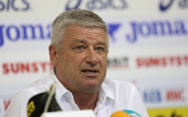 Шефът на Марица приветства Бербатов, но отрече да имат общ план