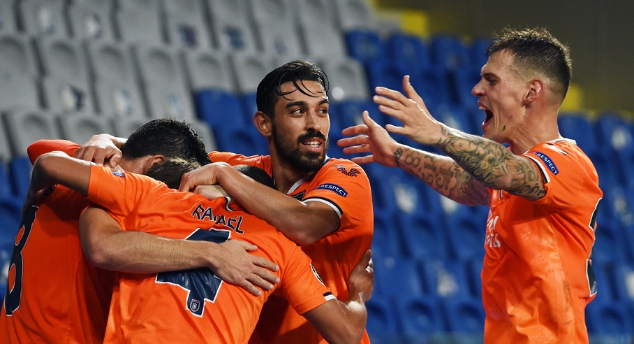 Истанбул ББ обърка плановете на Манчестър Юнайтед в ШЛ