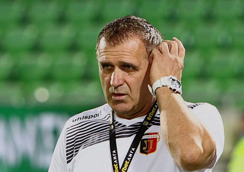 Бруно Акрапович ще тества германски бранител