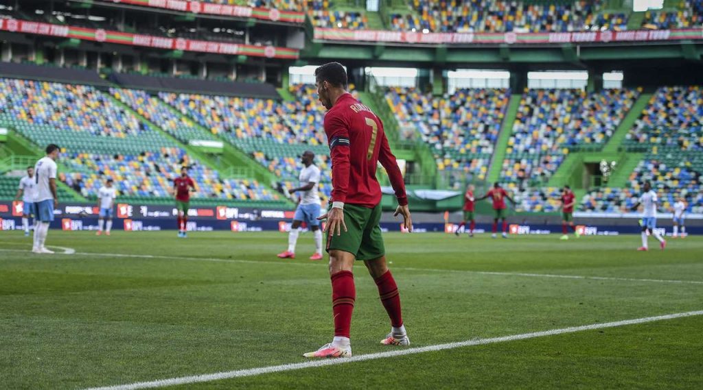 Португалия потегли към Евро 2020 с разгром над Израел