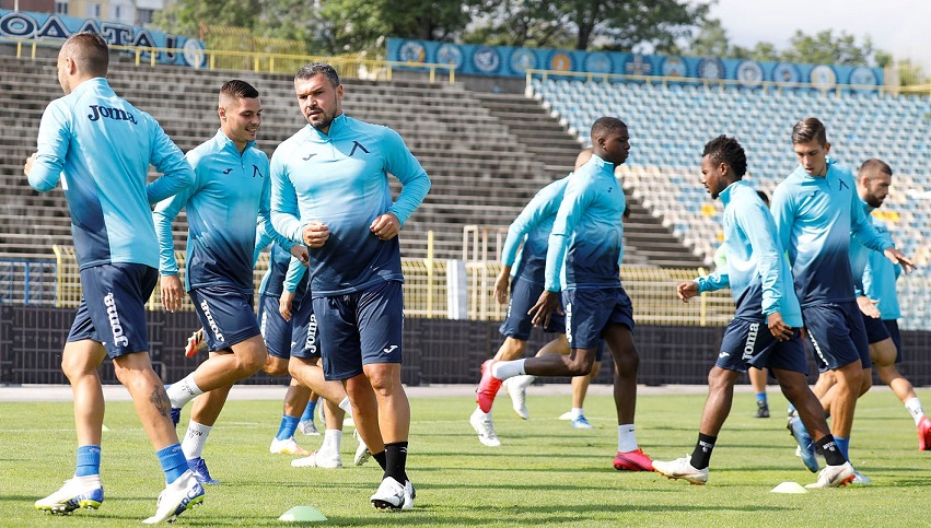 Извънредно: Левски спря тренировките