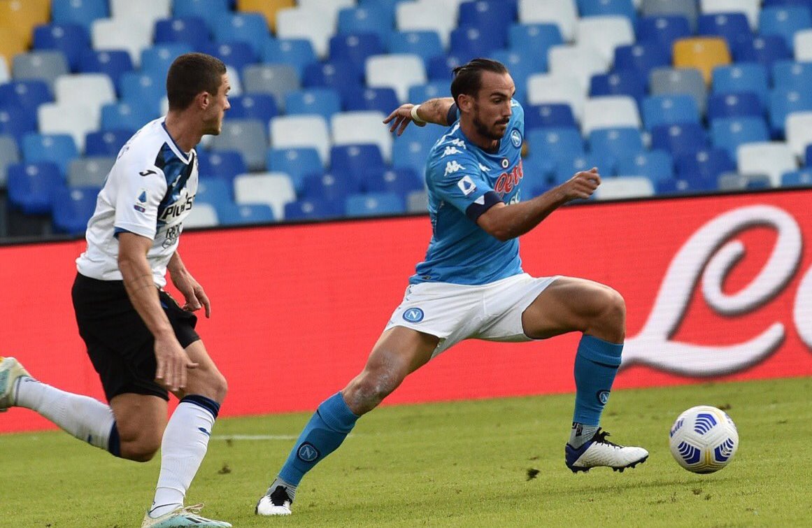 Наполи приземи Аталанта и влезе в Топ 3 width=