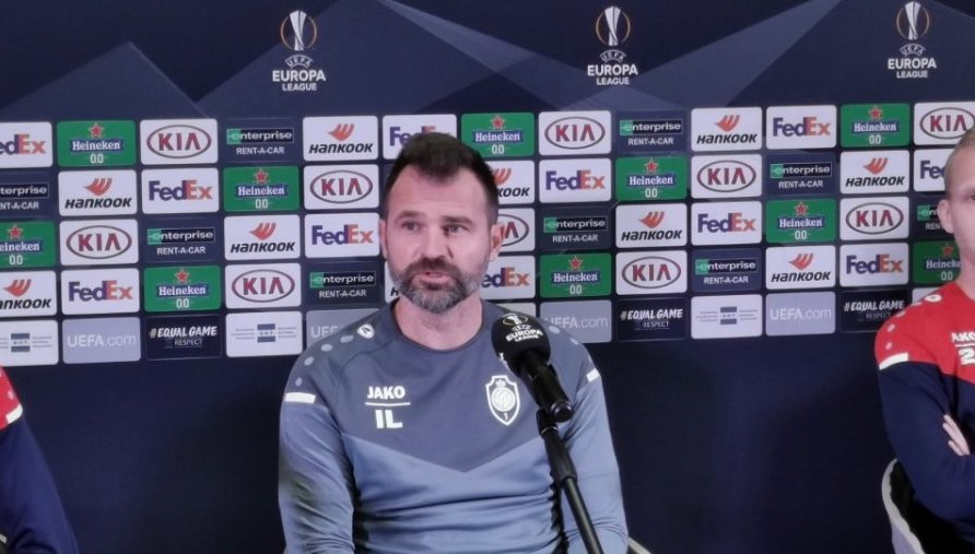 Треньорът на Антверп: Късно е да се правят тактически корекции