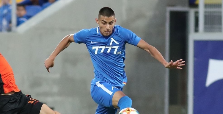 COVID-19 притесни Левски, направиха извънредно тест на двама