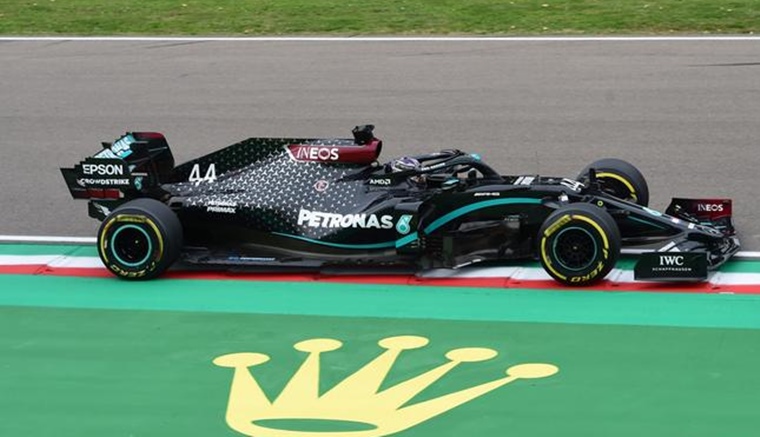 Хамилтън триумфира на Имола, Мерцедес с рекордна седма титла