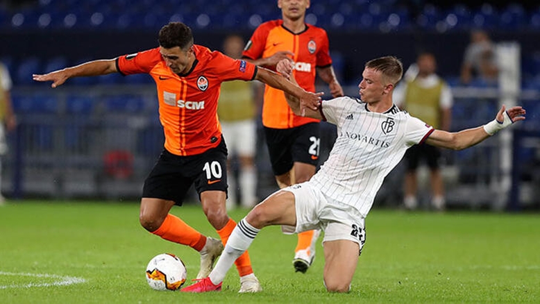 Шахтьор мина на парад през Базел и е на 1/2-финал в Лига Европа width=