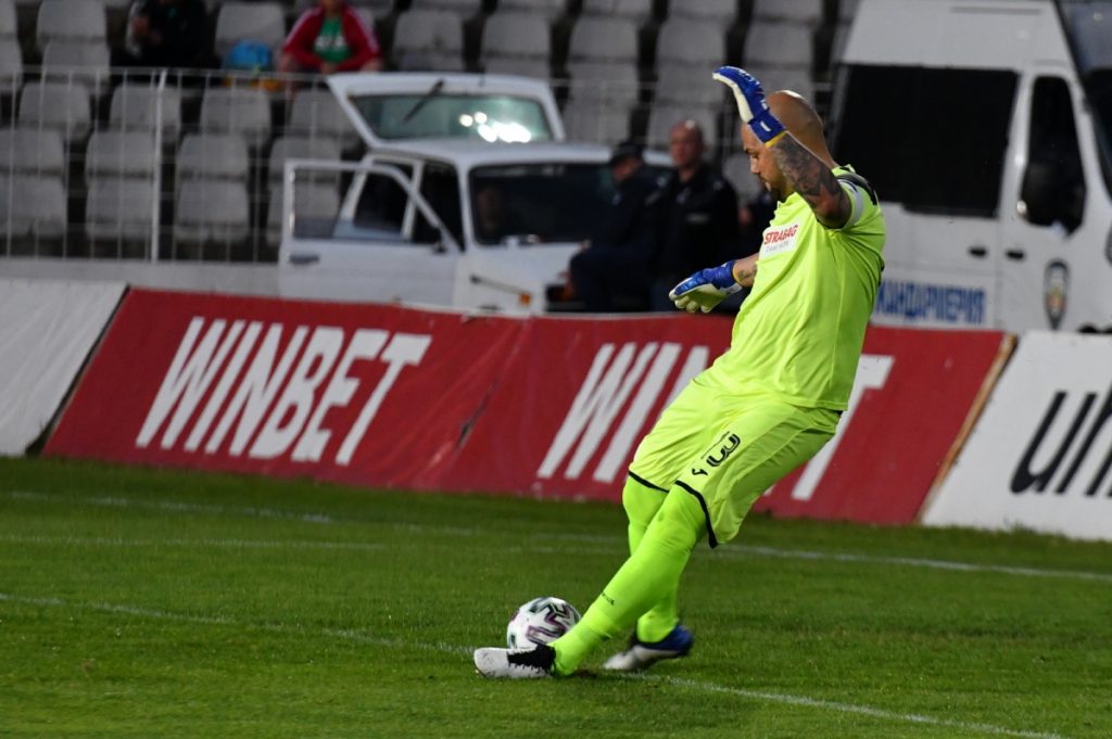 Михайлов призна: Едва ли ще остана, нямам предложение за договор