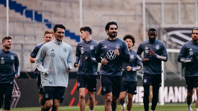 Германия стартира квалификациите с битка с воините на Исландия width=