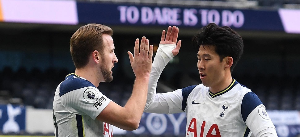 Тотнъм спря черната серия с класика над Лийдс