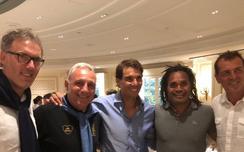 Надал отпразнува спечелването на Ролан Гарос с Христо Стоичков