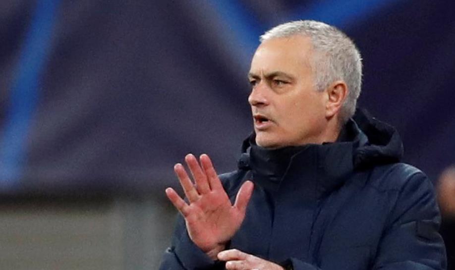 УЕФА наложи условно наказание на Моуриньо