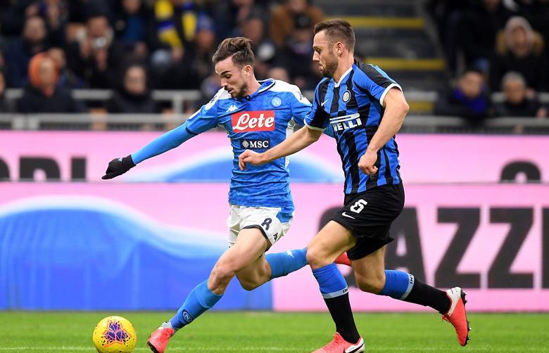 Ливърпул с интерес към бранител на Интер width=