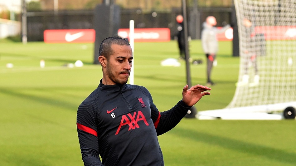 Клоп дава почивка на седем играчи по време на паузата