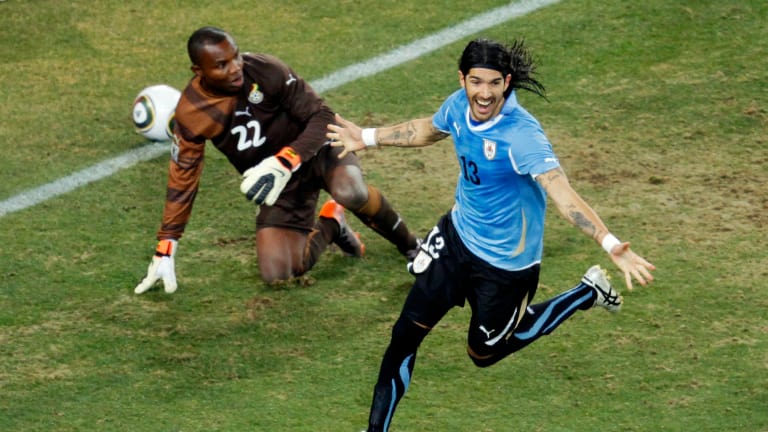 Рекордьорът Себастиан Абреу ще прекрати кариерата си