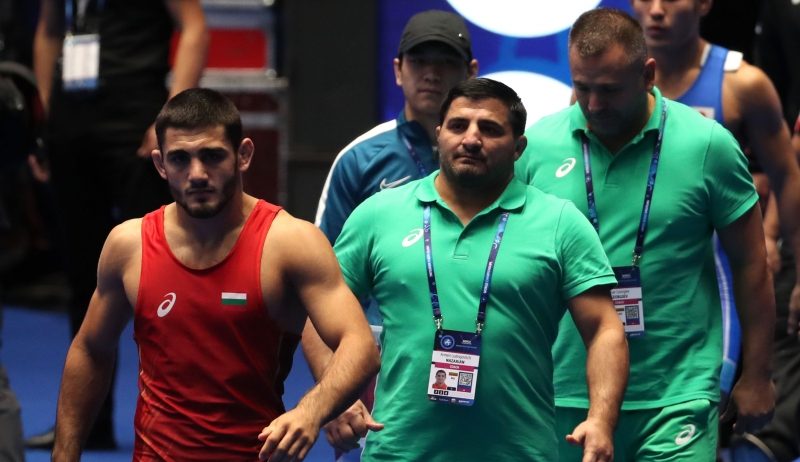 Айк тръгна мощно, прегази млад швейцарец