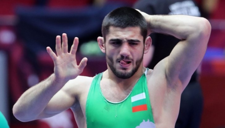 Айк тръгна с победа след забележителен обрат