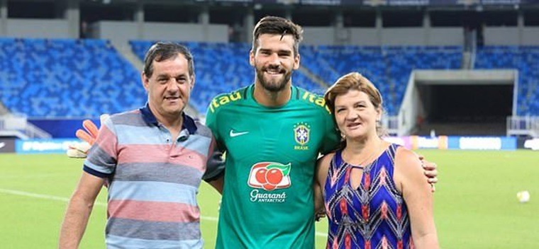 Скръб на “Анфийлд”: Алисон загуби баща си