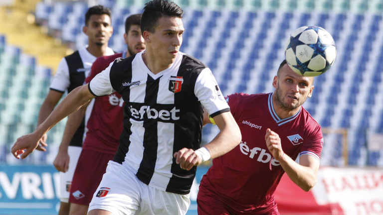 Акрапович обмисля рокада в нападание