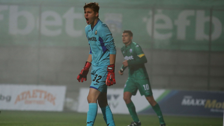 Славия с нов силен трансфер – продава Стергиакис на Блекбърн