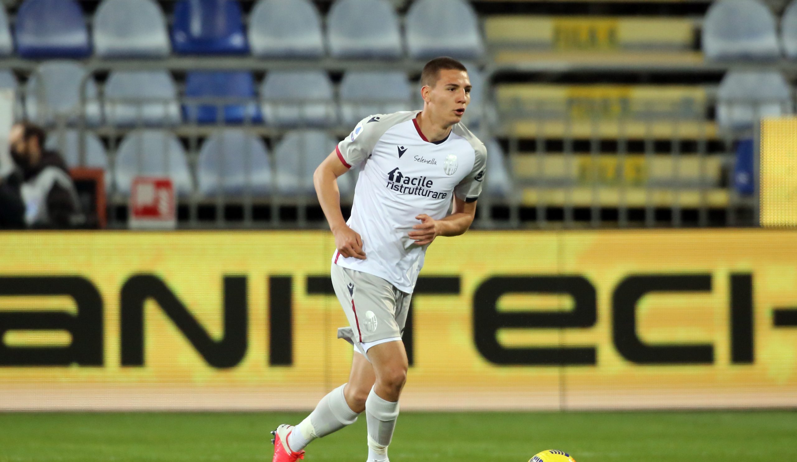 Синиша остави Антов на пейката срещу Самп width=