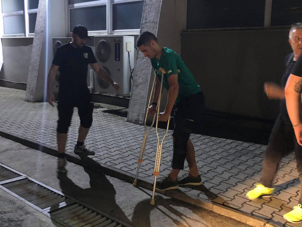 Халф на Берое претърпя операция на коляното