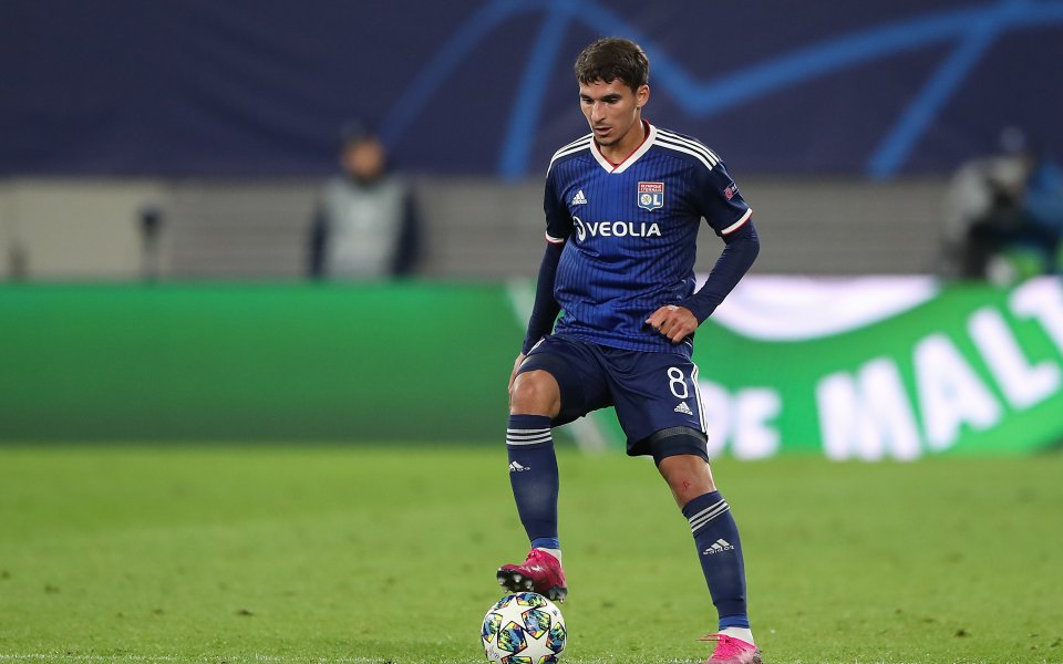 Трансферна цел на Челси не мисли за напускане на Лион