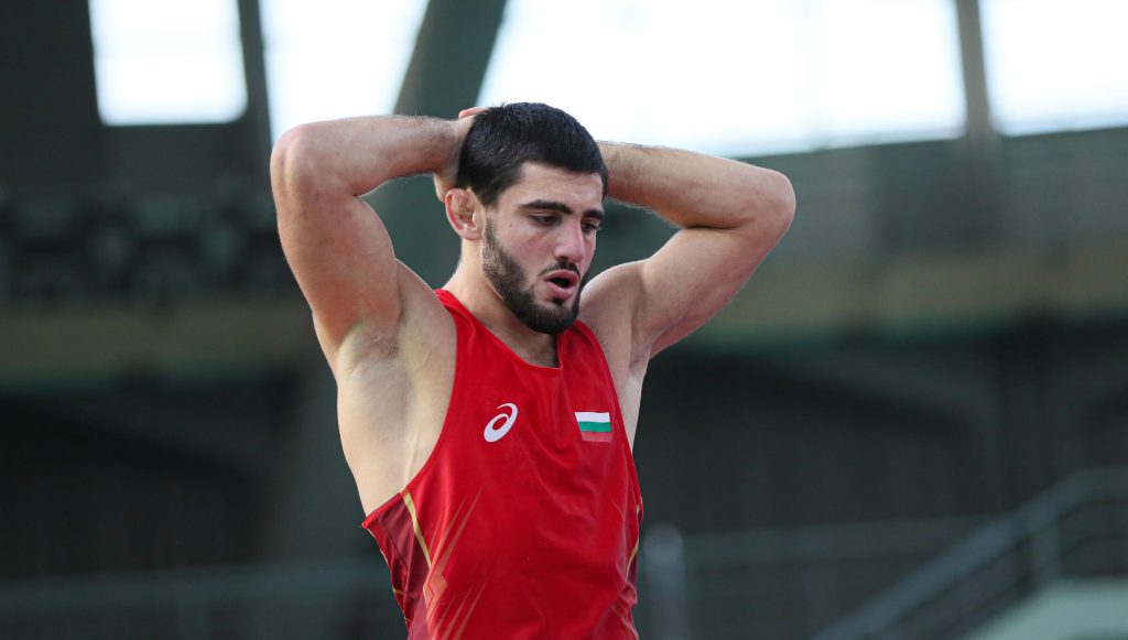 Айк загуби спора за бронза, Милов стигна до репешажите