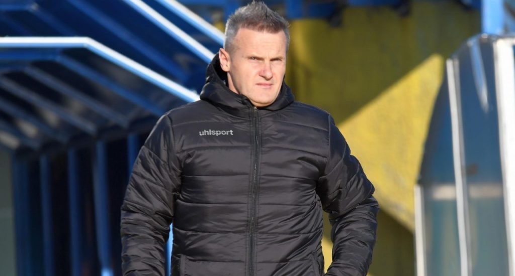 Отборът на Чико и Бенкса не заслужава треньор като Валентич