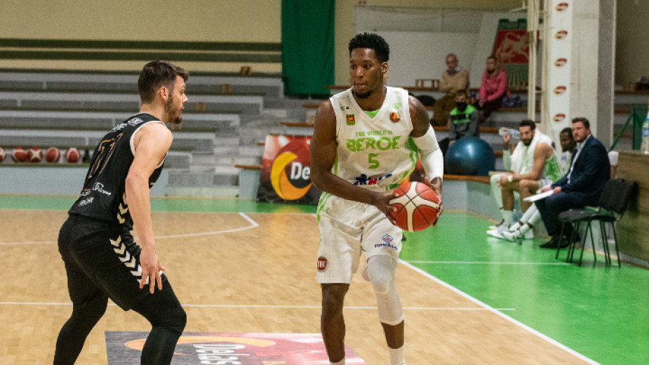 Страхотен Берое надви ТФТ и се класира за финалната четворка!