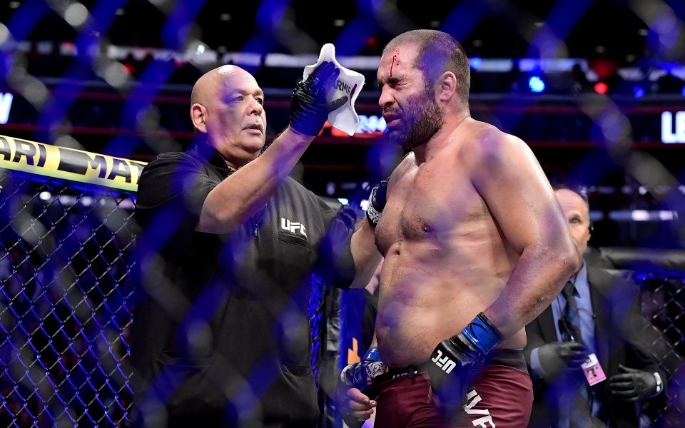 Оперираха Багата, връща се в октагона около Нова година