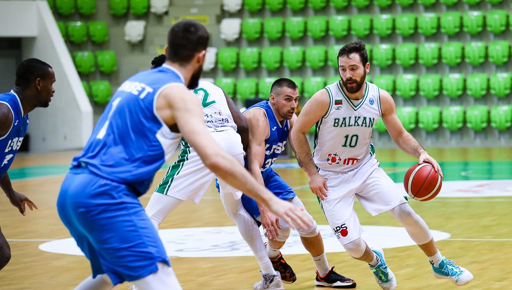 След куп обрати Левски Лукойл победи в Ботевград и излезе начело