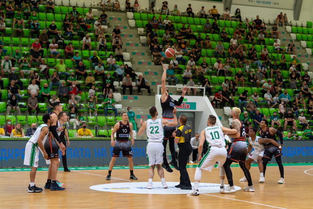 Непримирим Академик грабна исторически първи бронз в НБЛ