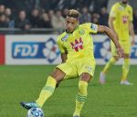 Сапьори пристигнаха на стадион във Франция и забавиха началото на мач