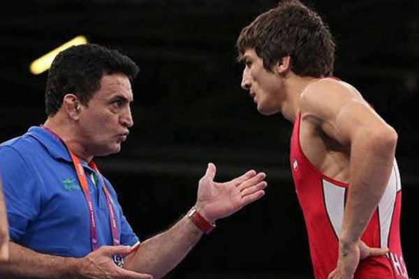 Треньорът на Иран със сериозни обвинения към UWW и Русия width=