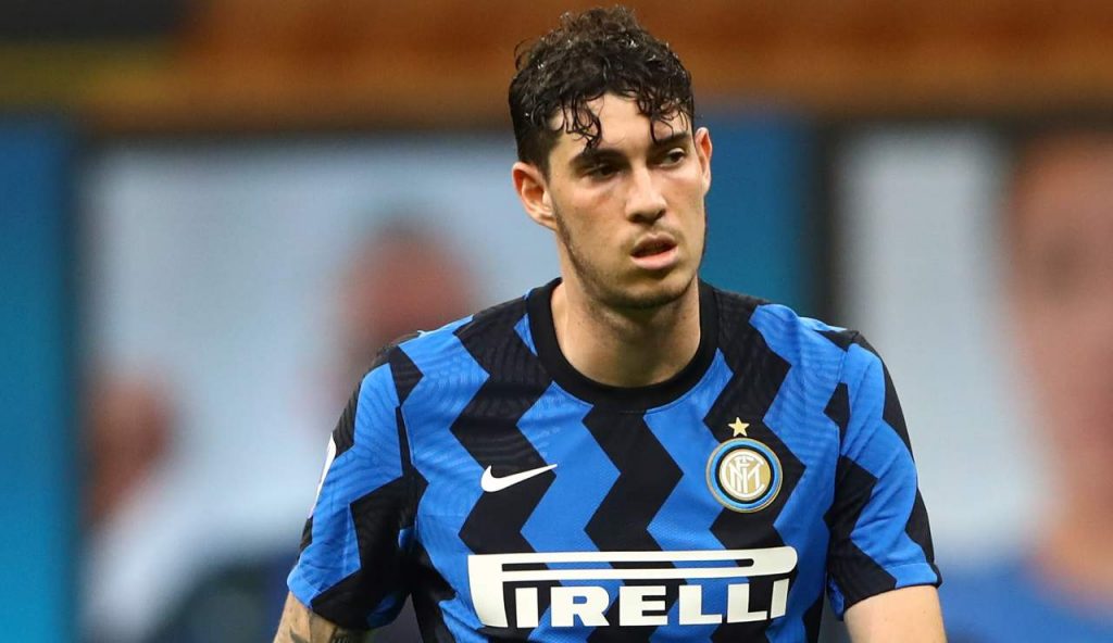 Ключов бранител преподписа с Интер