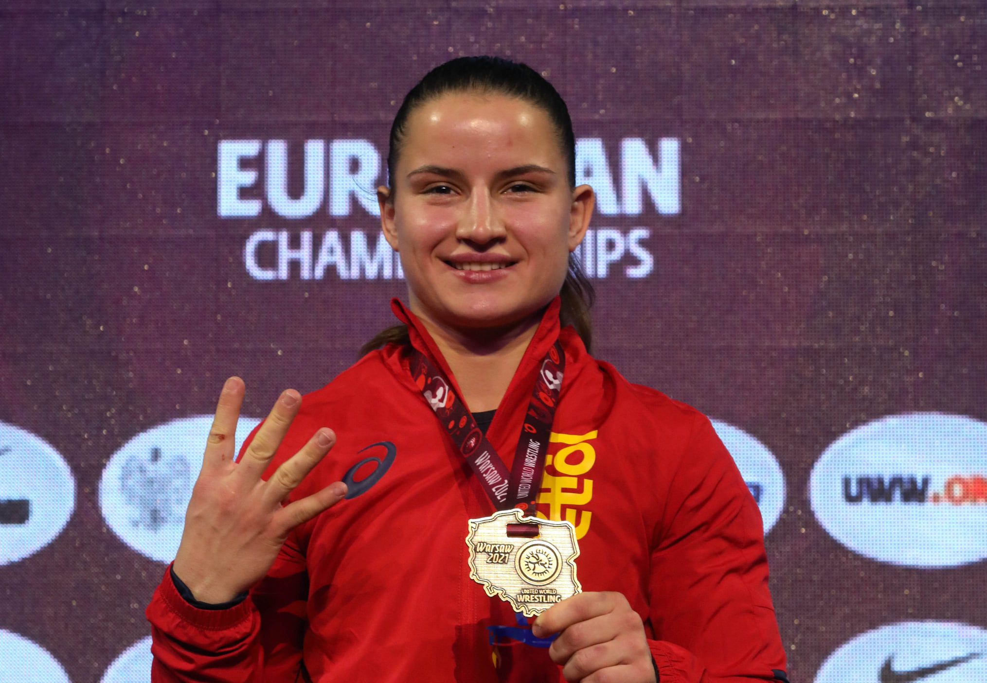 Еврокралицата Дудова: „Стана традиция да бия рускини на финала!“ width=