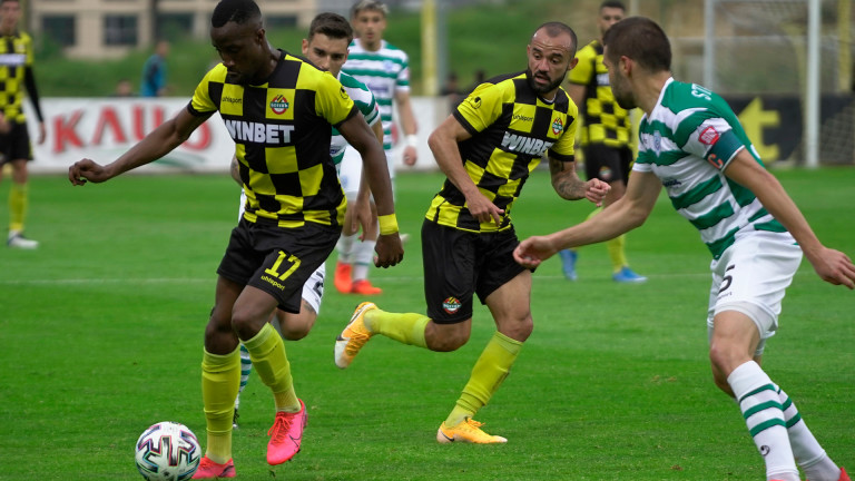 Интригата за седмото място се запазва след реми в Пловдив