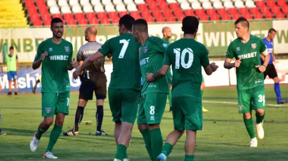 Седем от Ботев (Враца) с положителни тестове за коронавирус