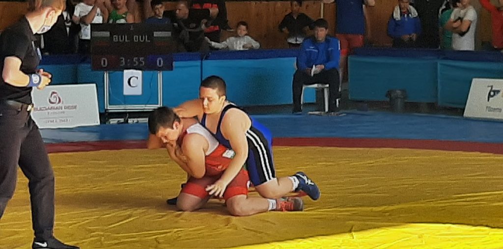 Младите борци на “Би Риал” са отборни шампиони в Ловеч