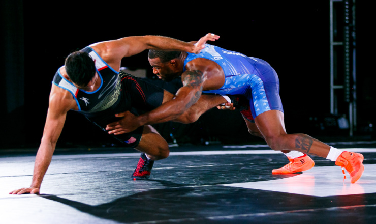 Ветеранът Бъроуз с урок за Валенсия при завръщането му на тепиха