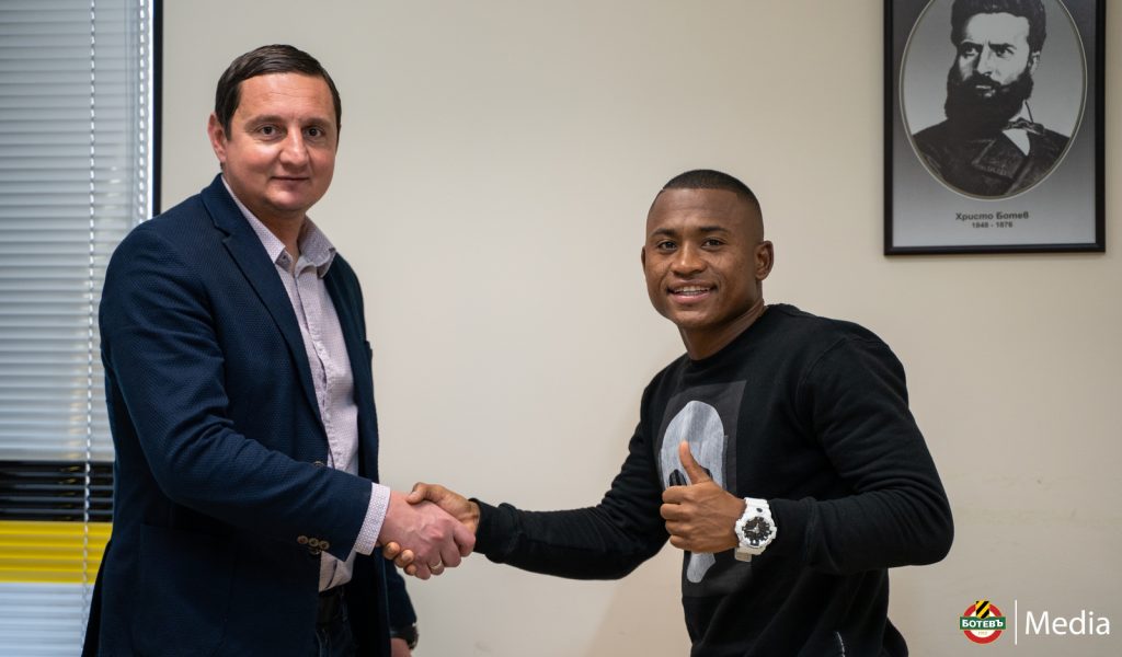 И колумбиец си тръгва от Ботев Пловдив