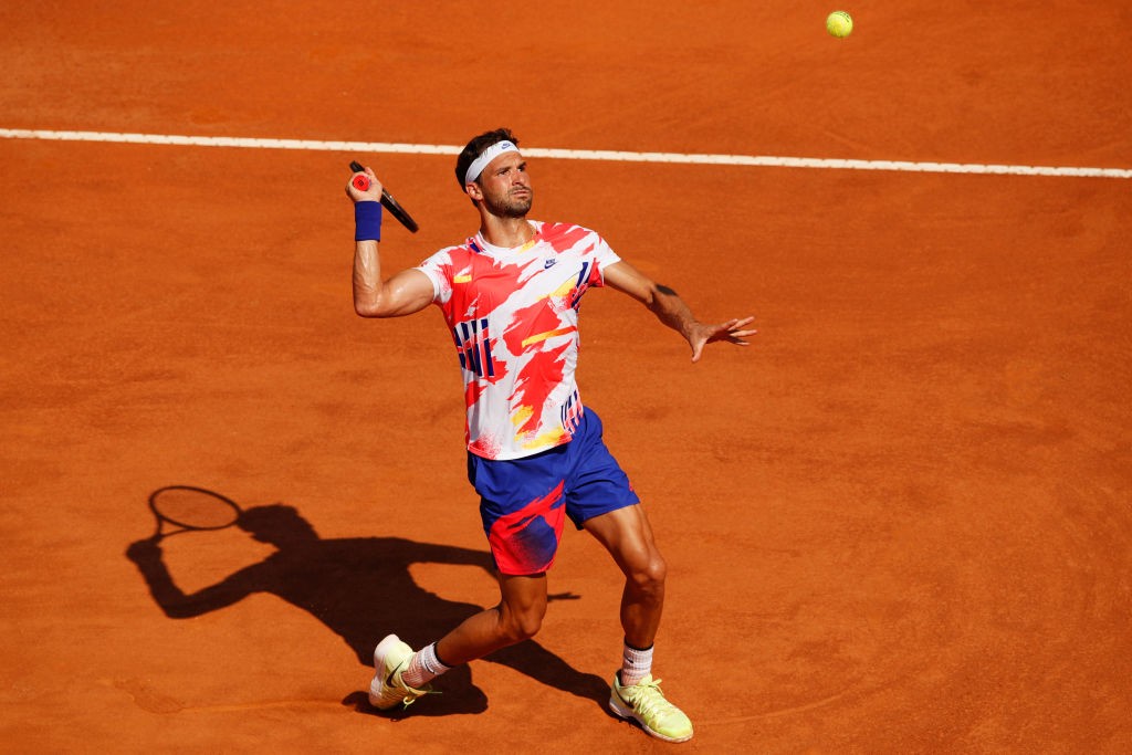 Устойчив Гришо прескочи първото препятствие в Париж