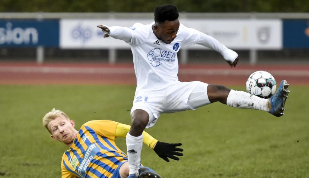 Ботев подписал с ганаеца Току