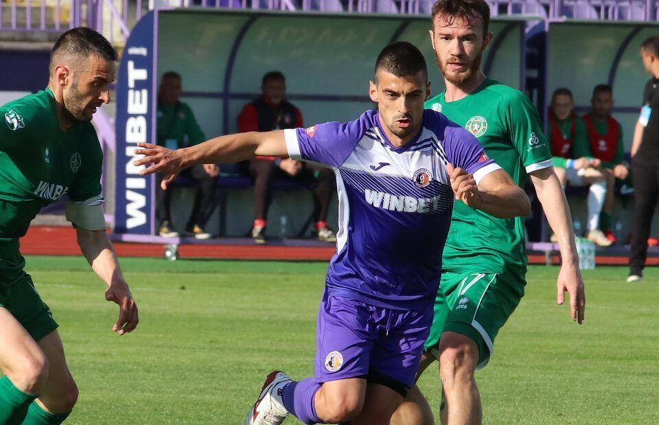 Живителна глътка въздух за Етър след победа над Ботев Враца