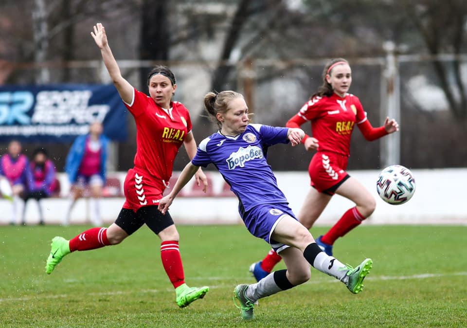 Седемголов Виолетов тайфун връхлетя Варна