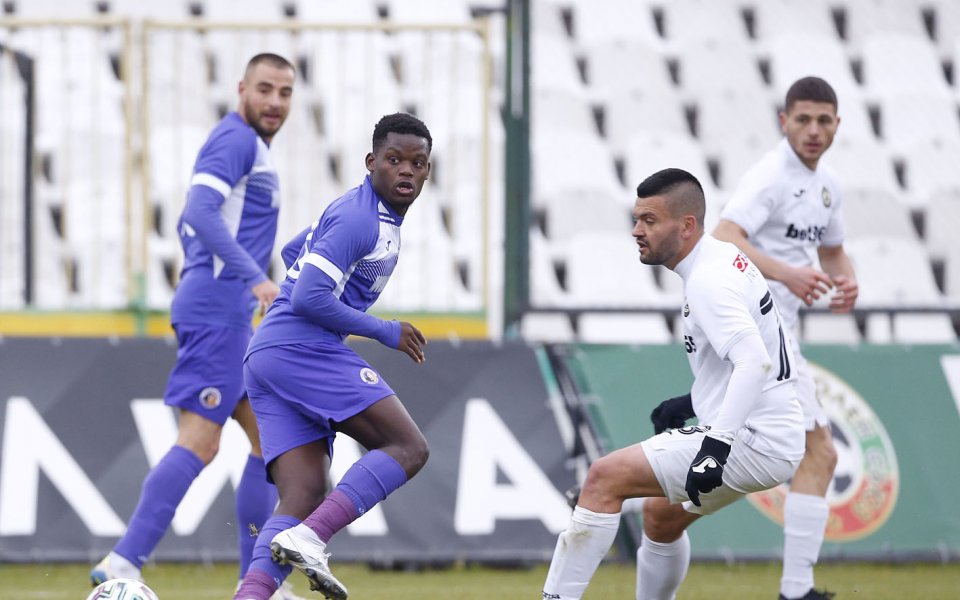 Етър удари незаинтересован Славия в столицата