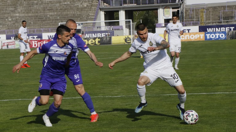 Славия разпиля Етър на “Ивайло”, “болярите” бяха неузнаваеми