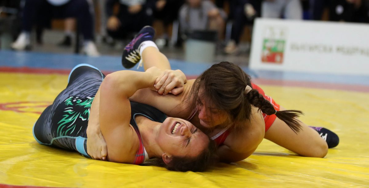 Николова отново надигра Дудова, Янева с пореден победен рейд width=