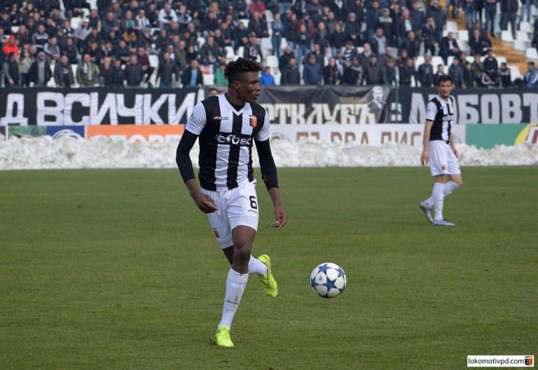 ЦСКА отказва да се бори за Езе… засега width=