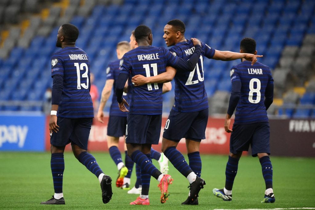 Рутинна победа за Франция в Казахстан